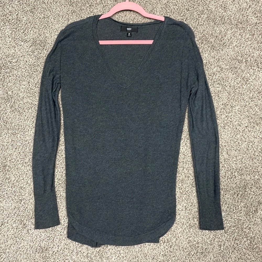 Wassimo charcoal v neck lightweight sweater